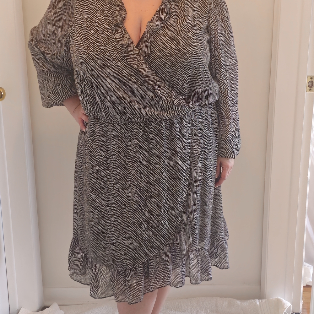 Joe Fresh Black and White Long Sleeve Dress